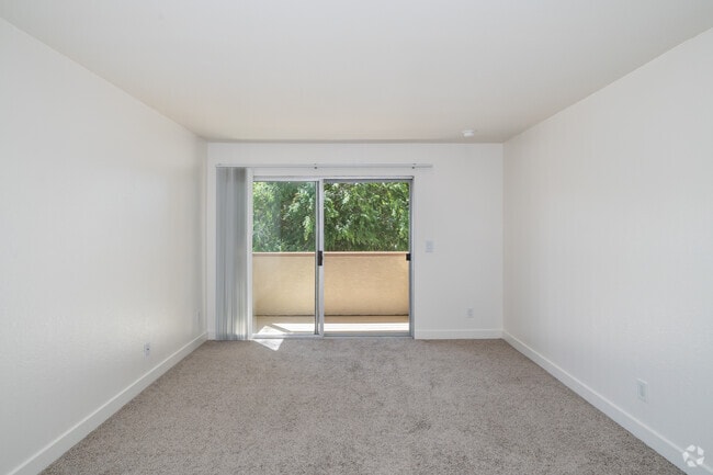 2BR, 1BA - 795SF - Living Room