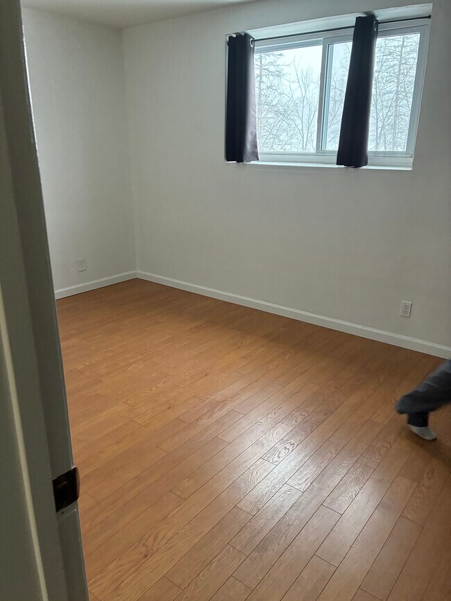 Photo - 37 Moira St E Unit 203