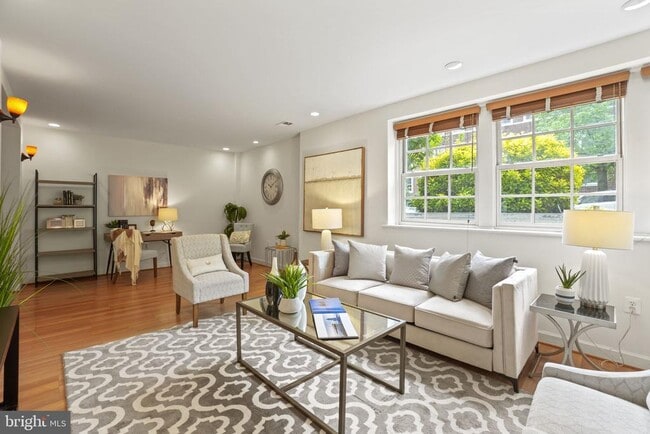 Photo - 2737 Devonshire Pl NW Unit 26