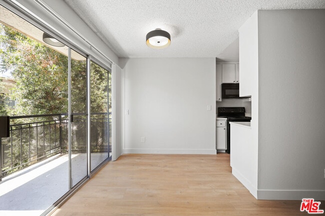 Photo - 1352 S Carmelina Ave Unit 207