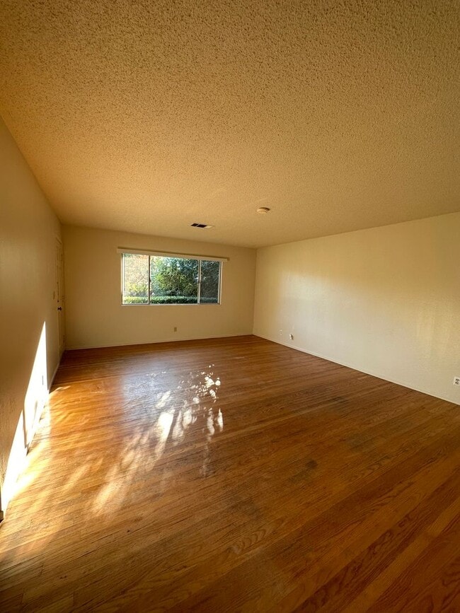 Photo - 2701 Blackburn Dr
