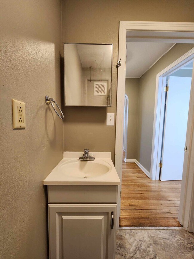 Photo - 111 W 1st St Unit 111.5 W 1st St Apt 2