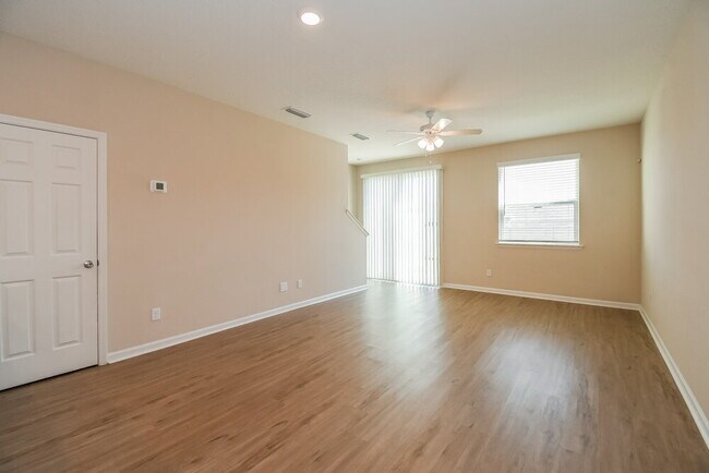 Photo - 7917 Merchants Way