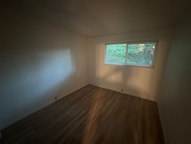 Photo - 1422 Drake Dr Unit B