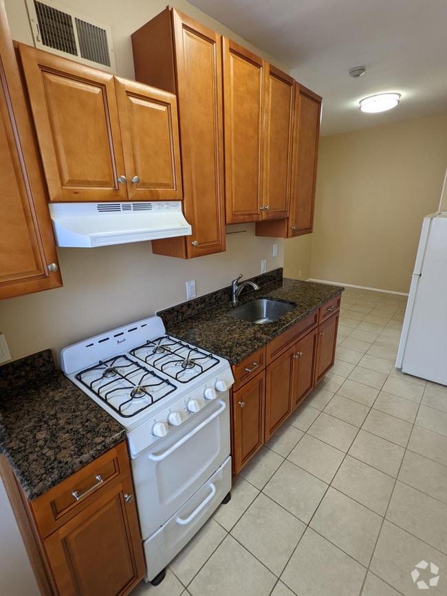 Building Photo - 133 Ripka St Unit 2 Rental