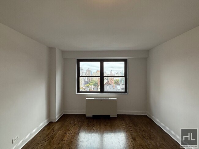 Photo - E 16 ST Unidad 16A