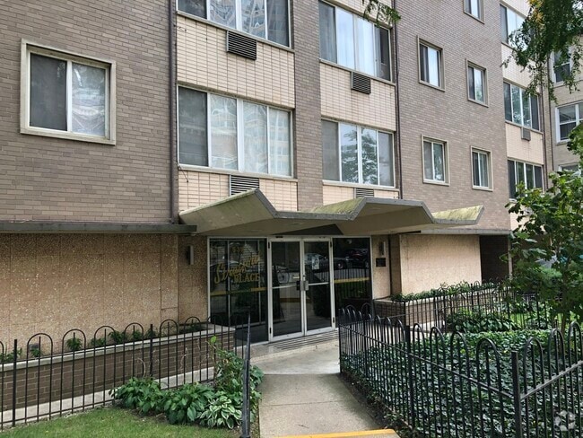 Building Photo - 539 W Stratford Pl Unit 302 Rental