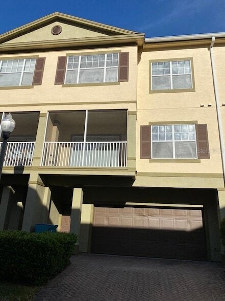 Building Photo - 2532 Grand Central Pkwy Unit 3