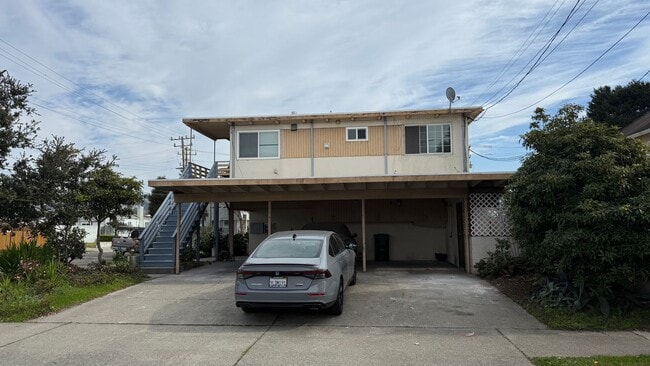 Building Photo - 4100-4106 S 41st Street Unit 4104 S 41st Street Rental