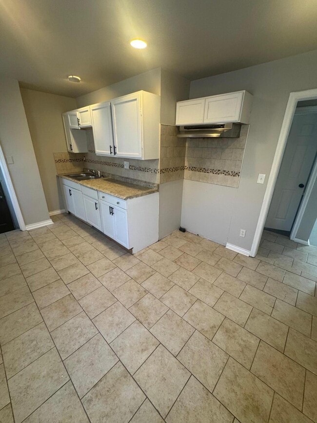 Photo - 8442 Auburn St