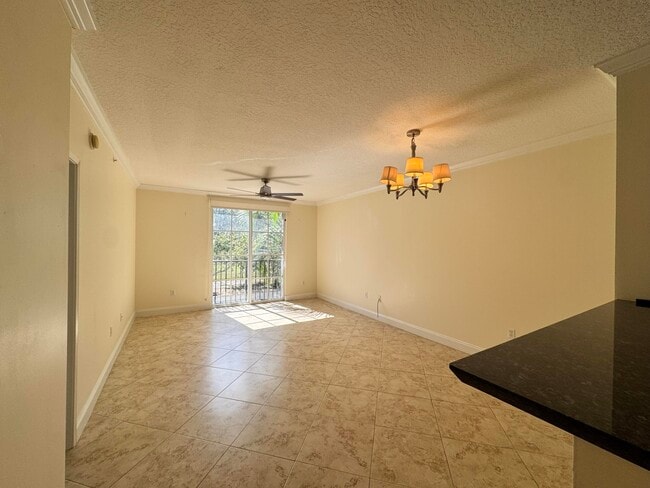 Building Photo - 580 S Sapodilla Ave Unit 203 Rental