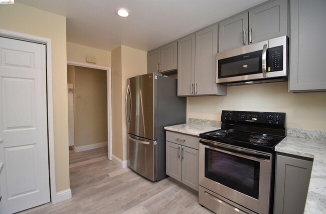 Photo - 40232 Blanchard St