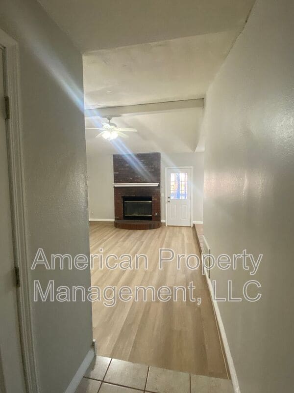 Photo - 1132 N Hickory Dr