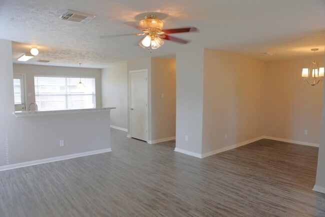 Photo - 16210 Rosenridge Dr