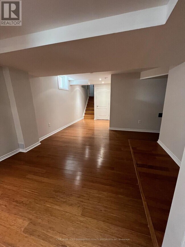 Photo - 74 Bulmer Crescent