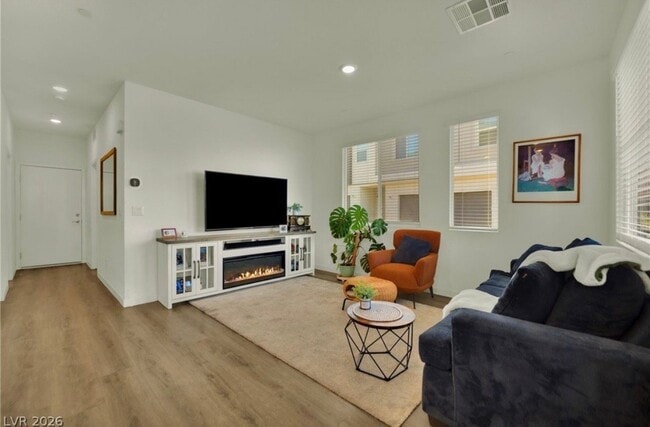 Photo - 129 Laguna Cmns Ln