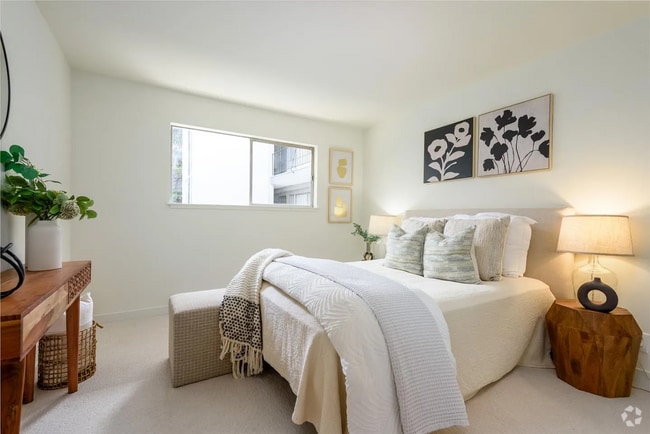 Building Photo - Charming Redwood City one bedroom one bath... Unit APT 309