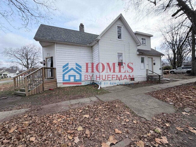 Building Photo - Two Bedroom Upstairs Unit B