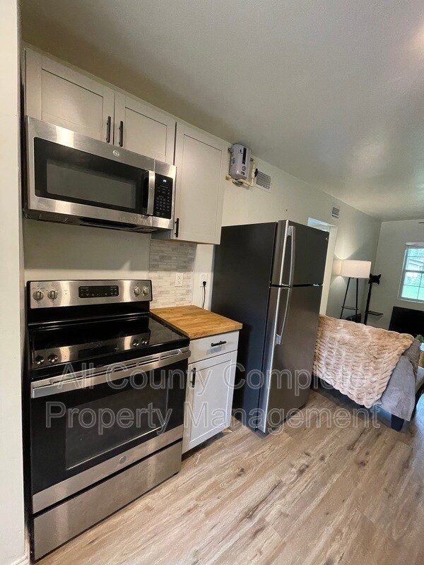 Photo - 1719 E 25th St