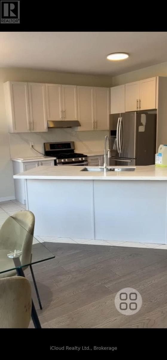 Photo - 472 Carbert Cres