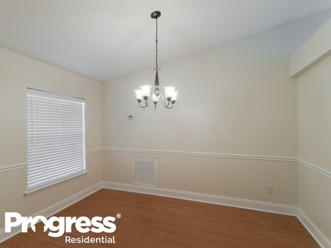 Photo - 168 Johns Glen Dr