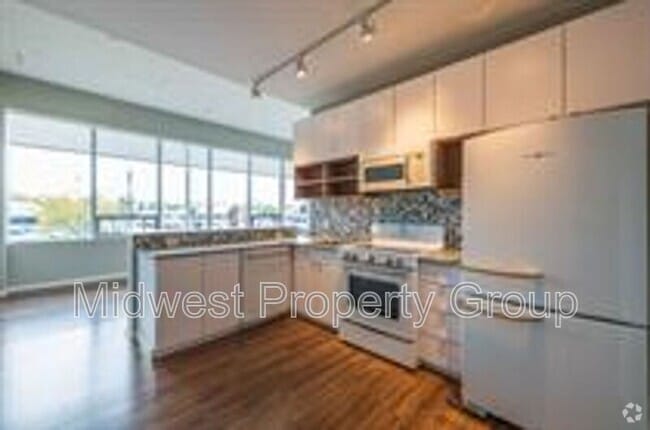 Building Photo - 4100 Lindell Blvd Rental