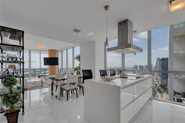 Photo - 1100 Biscayne Blvd Unidad 3901