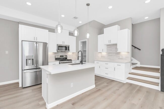Building Photo - 2347 Hoskins Dr Rental