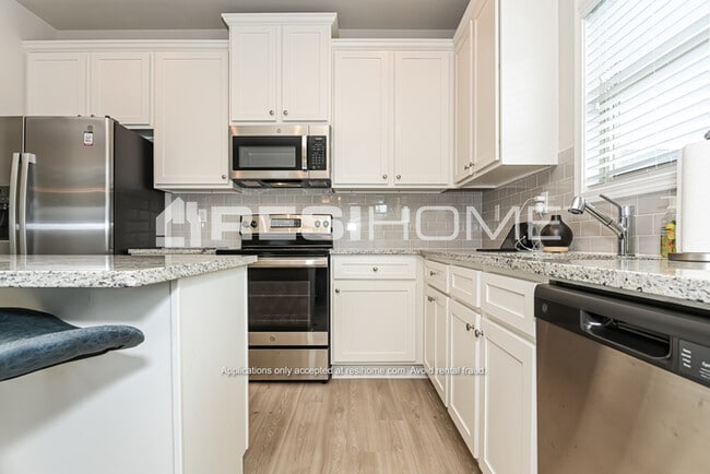 Photo - 501 Fiery Warbler St