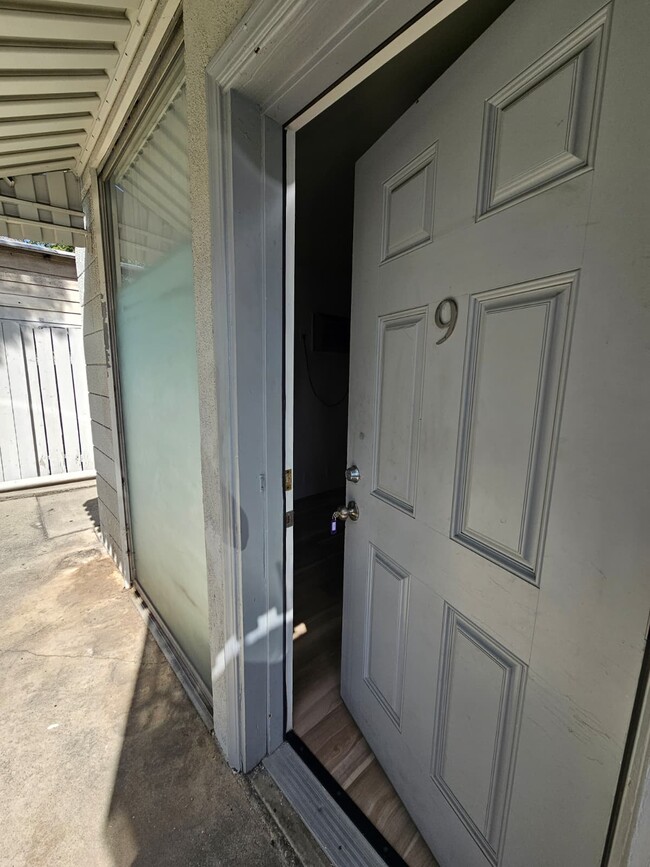 Building Photo - 1127 Magnolia St Unit 9