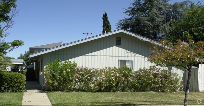 Mendocino Apartments