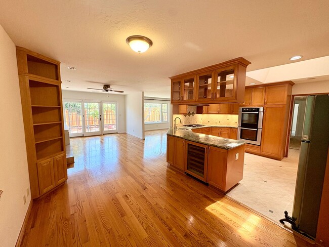 Photo - 3057 Carleton Pl