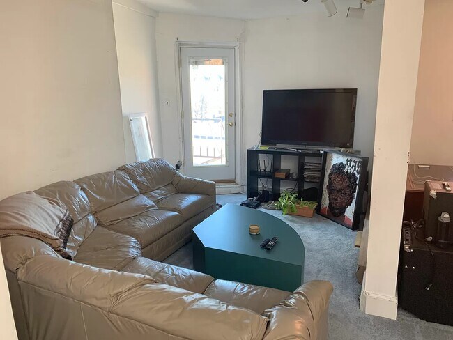 Photo - 1732 Linden Ave Unit Front
