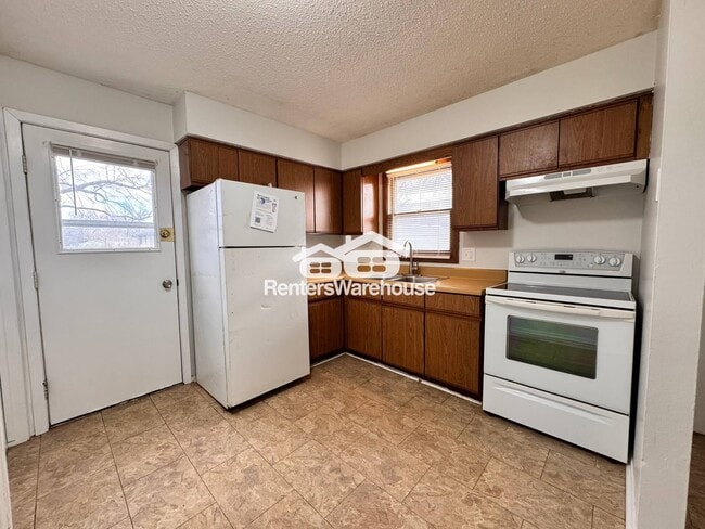 Photo - 830 Hartford Ave