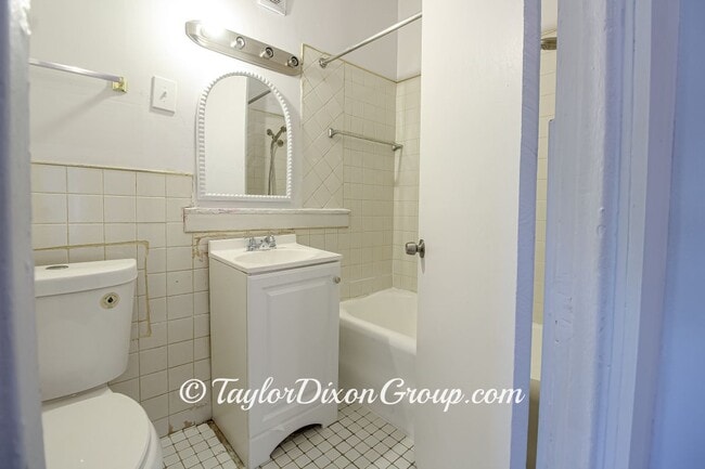 7147 S Constance Ave Unit 3E