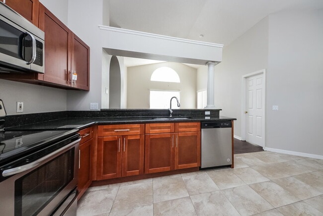 Photo - 671 Eagle Pointe S