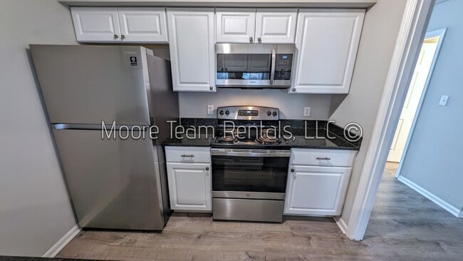 Photo - 416 Sixth Ave W