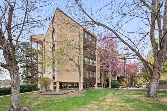 Building Photo - 7040 E Girard Ave Unit 309