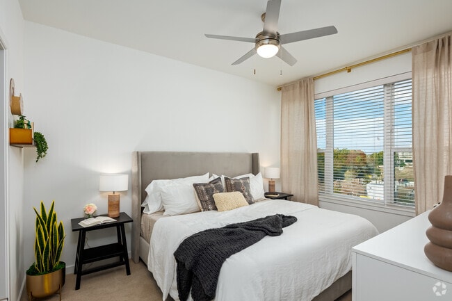 1HAB, 1BA - 660SF | A2A - The Montgomery at Watters Creek