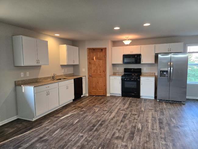 Photo - 1044 Witbeck Dr