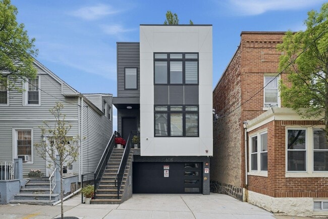 Photo - 6114 Jackson St