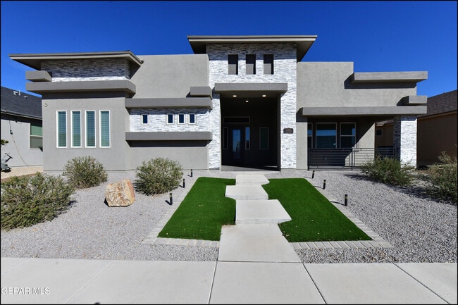 Photo - 2712 Sammy Cervantes St