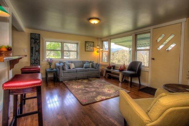 Photo - 560 Riceville Rd