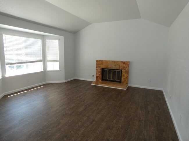 Photo - 303 Hartnell Rd