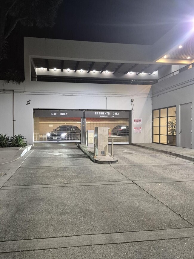 Photo - 600 W 9th St Unit 1011