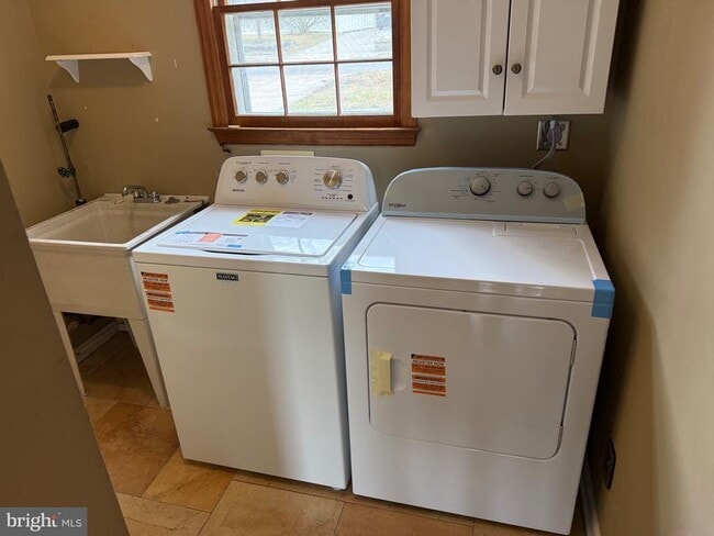 Photo - 448 Lake Ave