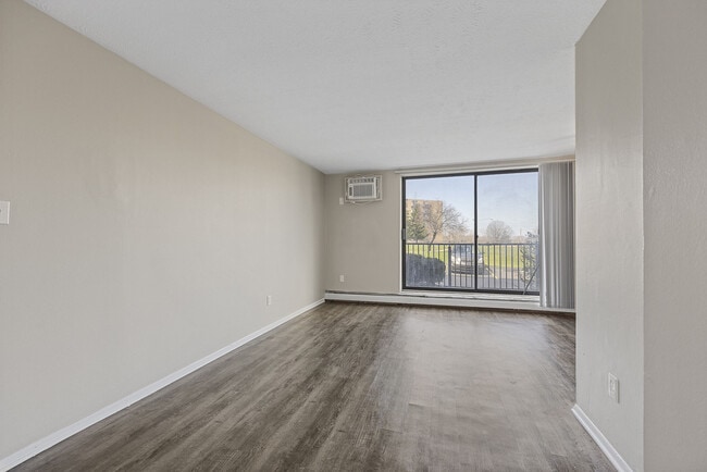 Photo - Lakeland Commons