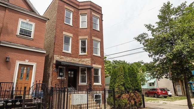 Photo - 1840 N St Louis Ave Unit 1
