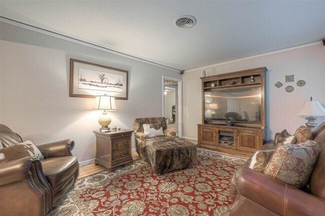 Photo - 6414 Pineshade Ln