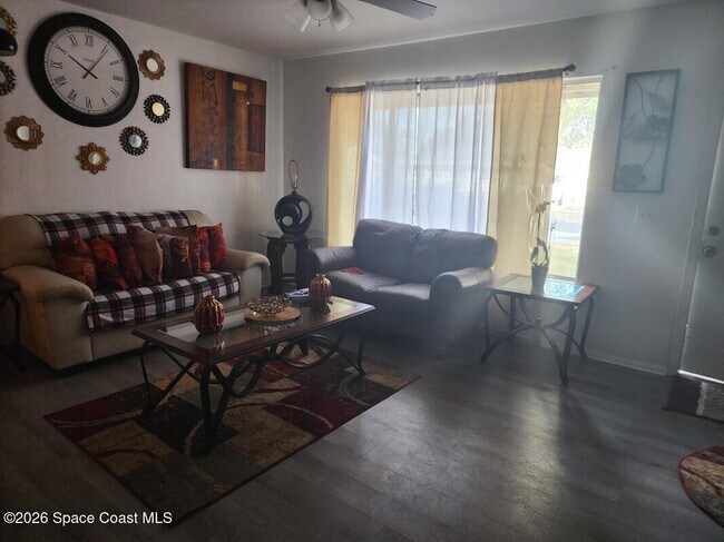 Photo - 1066 Galty Cir NE